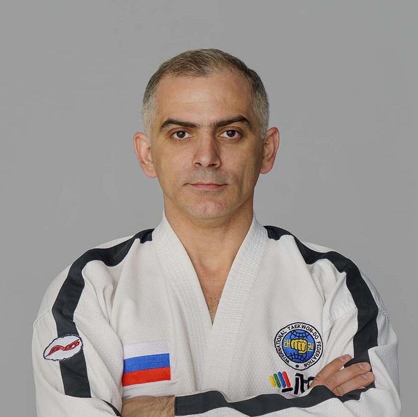 Руководитель клуба: Микаелян Петрос Константинович